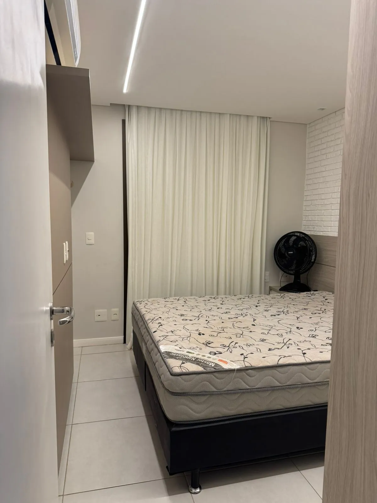 Quarto de casal com ar-condicionado do apartamento Mandara Lanai